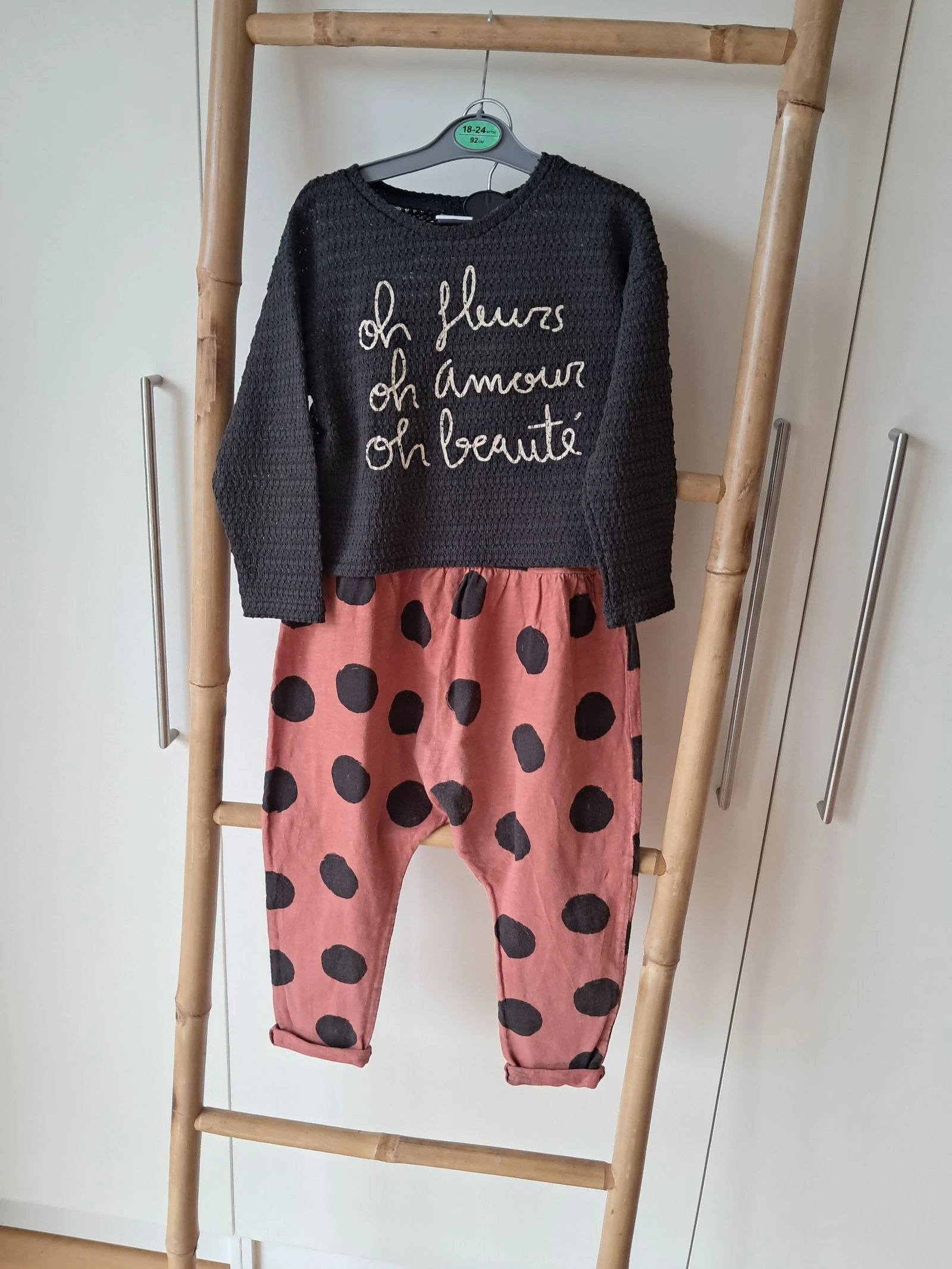 In the family jumpsuit set 36 months and Zara sweater 3/4 years – photo 7
